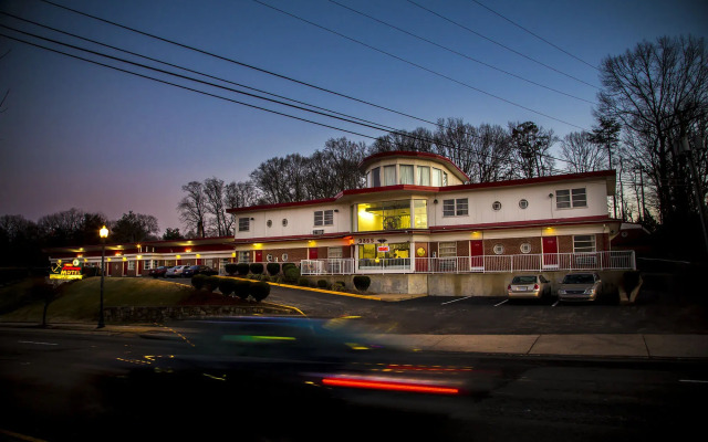 Lee High Inn