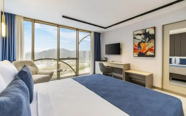 Rossi Luxury Hotel