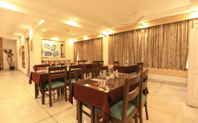 Swiss Cottage and Spa by Salvus