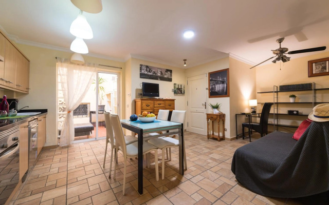 MCD Carlos Family House