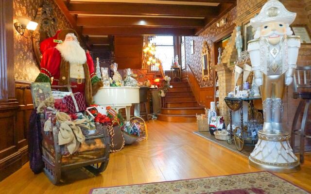 Mathis House, A Victorian Bed & Breakfast and Tea Room at 600 Main