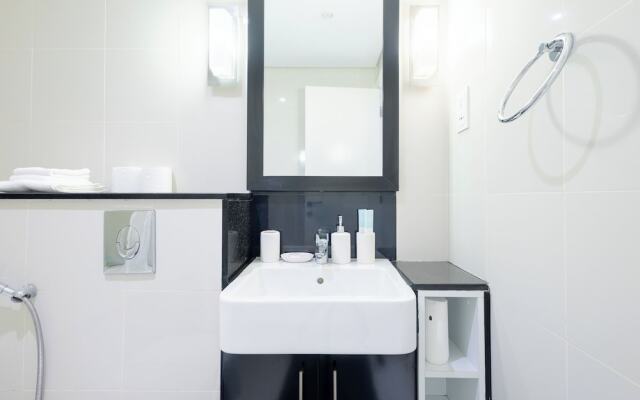 SuperHost - Chic Studio on the 16th Floor in Business Bay