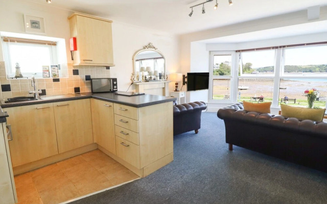 Sea View Apartment