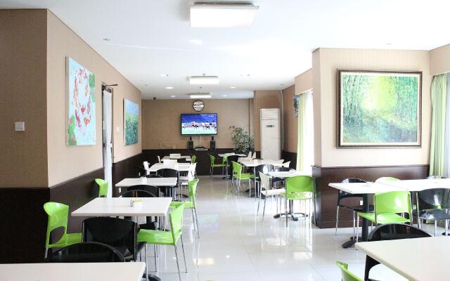 ZEN Rooms Slipi