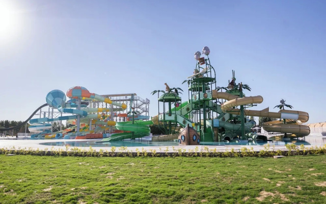 Sirena Beach Resort  Spa