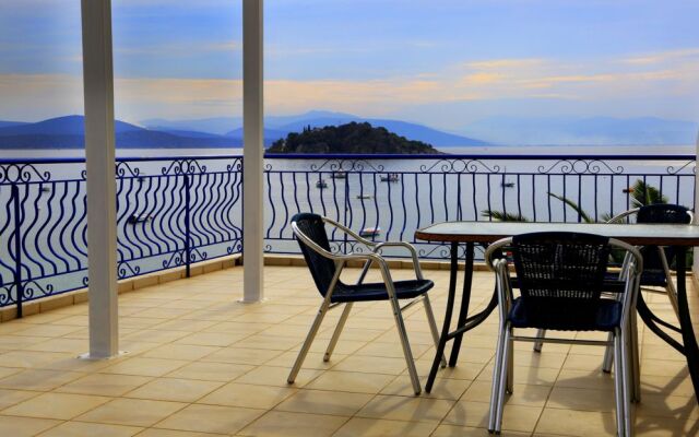 Hotel Aris