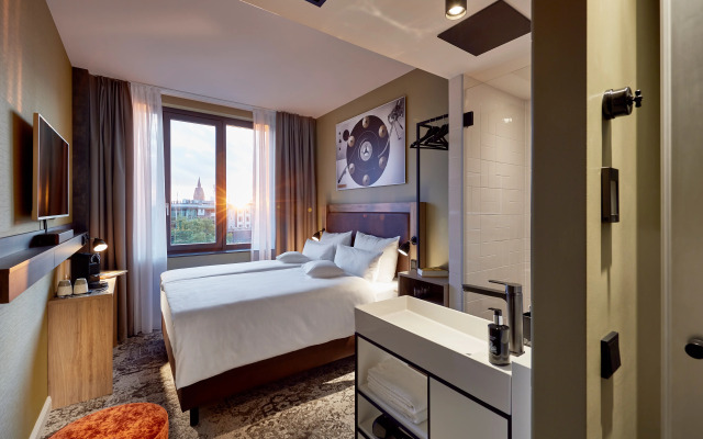 Me and All Hotel Hanover, by Hyatt