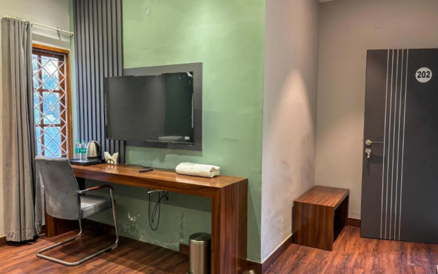 Palm Mystic Inn - Indiranagar