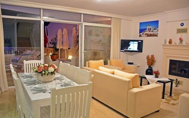 Villa Summer by Akdenizvillam