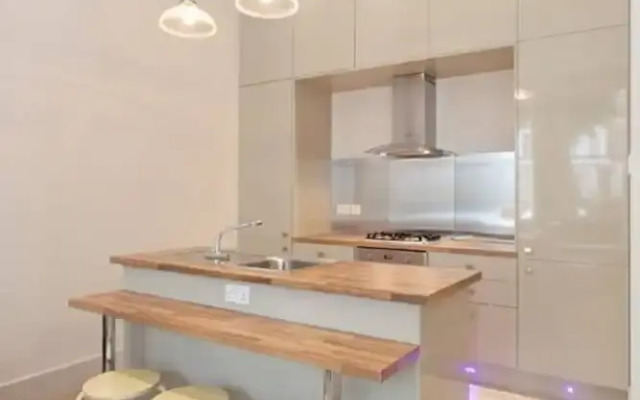 Modern 2 Bedroom Kensington Home