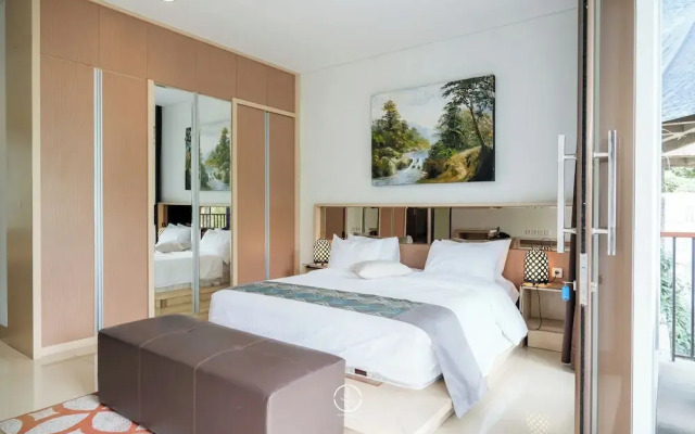 Mentari Hill View 8 BR heated pool and movie room