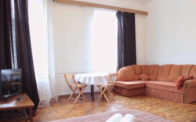 Apartments on Yaroslava Mudrogo street 27