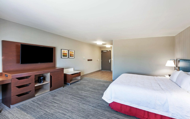 Hampton Inn Gardner Conference  Center