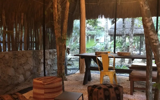 La Casa de María 11:11