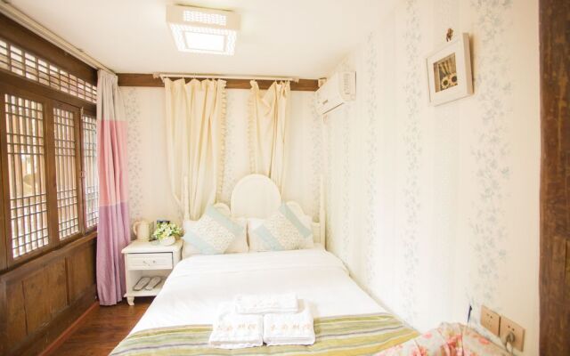 Mufu Bieyuan Hostel