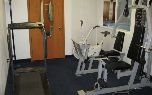 Glacier Gateway Plaza