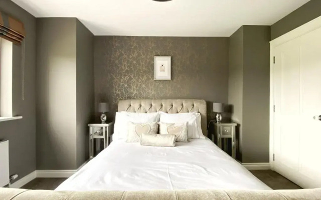 Swallow Lane, Enniskillen, Co Fermanagh, 5* Chic