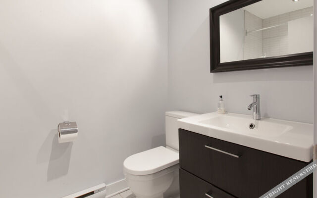 3 bedrooms 2 bathrooms Mont-Royal Apartment by Lux Montreal Vacations Rentals
