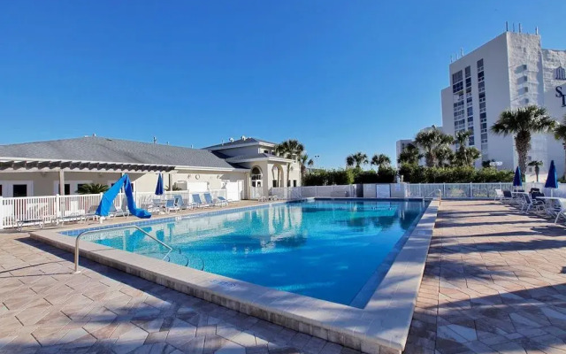 Shoreline Towers Resort by Panhandle Getaways