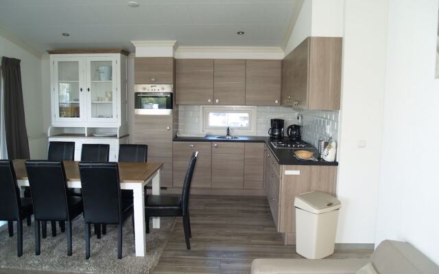 Detached Chalet 30km From Maastricht