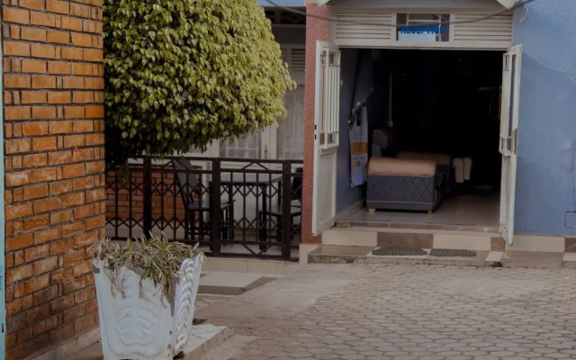 Best Inn Motel MUSINGUZI Frank