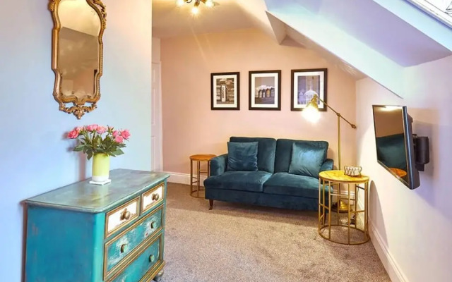 Host Stay North Parade Apartment