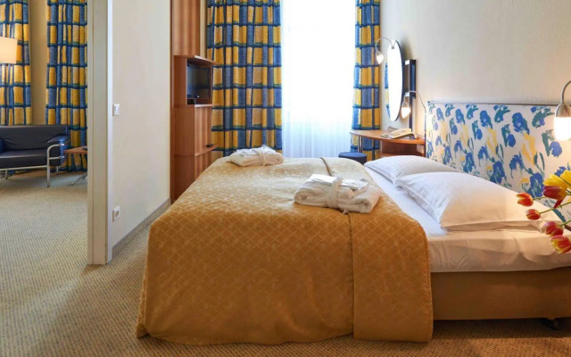 HiLight Suites Hotel