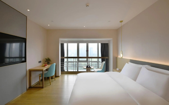 Rich Hotel