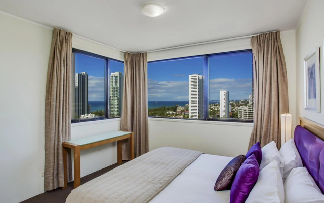 Mantra Broadbeach on the Park – Guest Rooms – Gold Coast