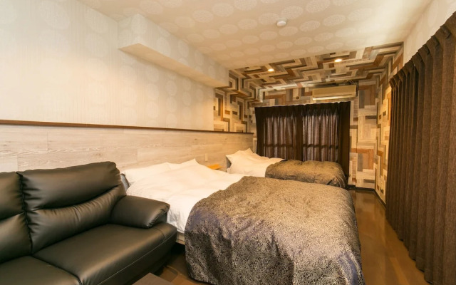 R Hotel