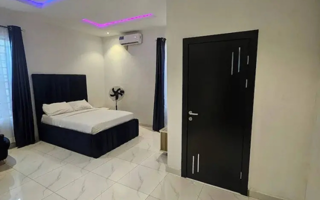 Luxury 5 Bedrooms Duplex With Swimming Pool