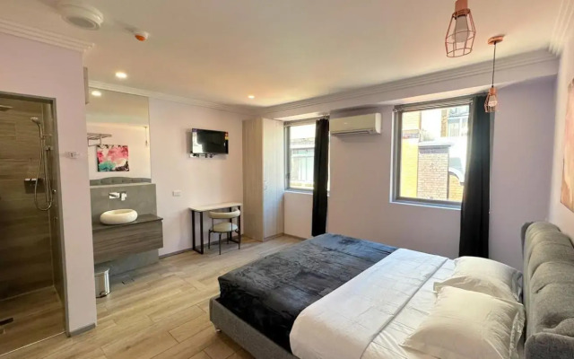 Sydney Riseon Hotel