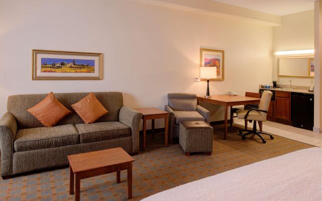 Hampton Inn & Suites Ontario