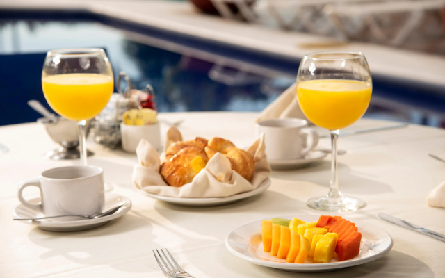Cabo Blanco Hotel & Marina