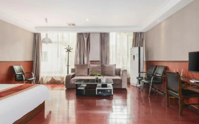 Guiyang Xinyuan Business Hotel (Huaxi Park Area)