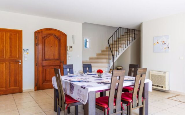 Holiday Home La Garrigue - PUJ100