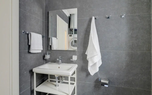 Art Deco Luxury Apartment, Central Location
