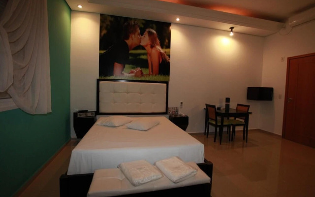 Liverpool Hotel & Motel