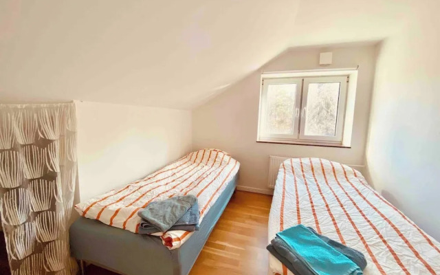 Bjurvik's Villa - Flat 3 - Business Customers Only
