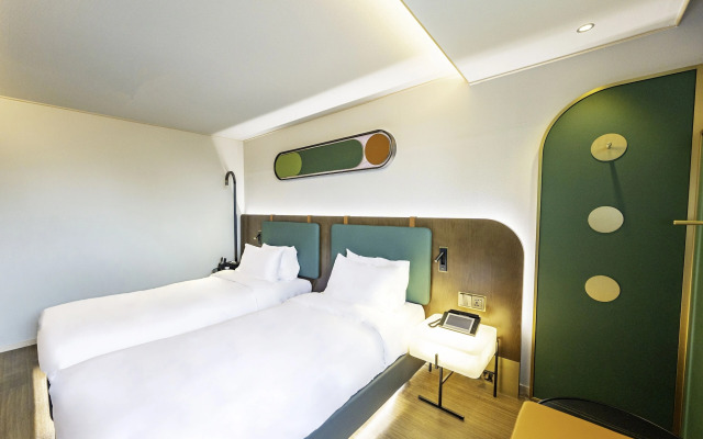 L&L Central Hotel