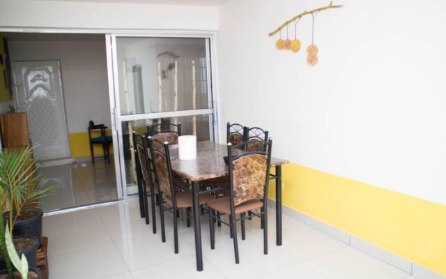 Beautiful 3-bed 2 Bath House at Spur Road Freetown