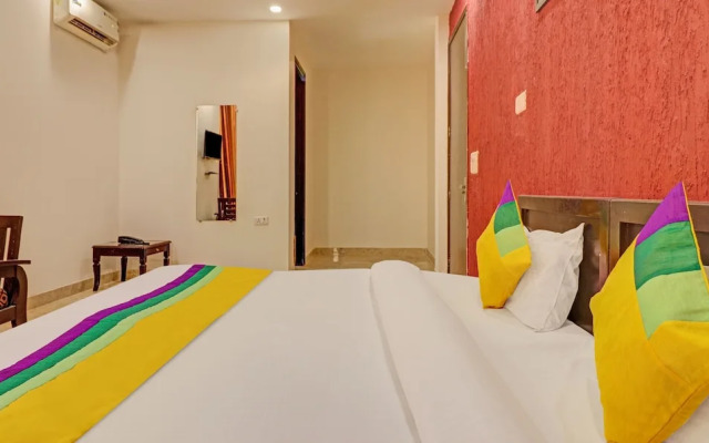 Itsy By Treebo - Golden Divine Inn