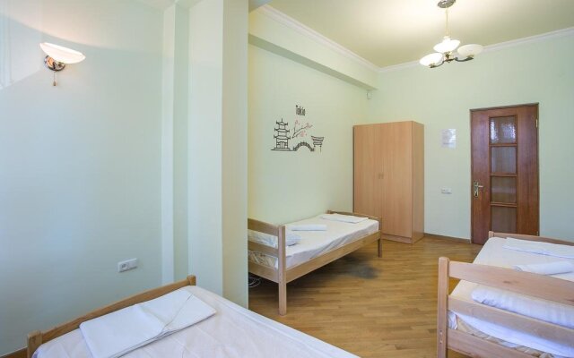 Umba Hostel & Tours