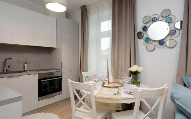 Modern quiet 2 bedroom apartment near City center