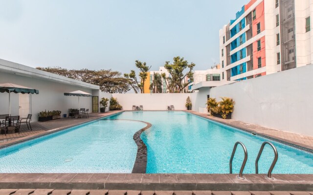 The Habitat by OYO Rooms