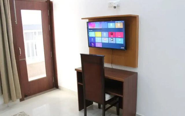Aura Luxury Studio Near Artemis Hospital