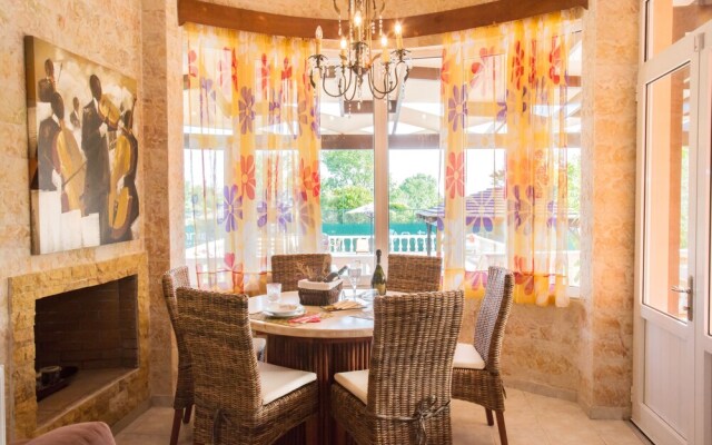 Villa Maxim with Private Pool & Tennis Court