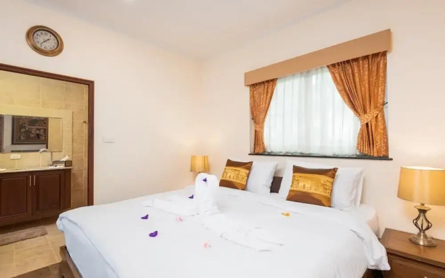 Sahaswara Luxury Villa Pattaya