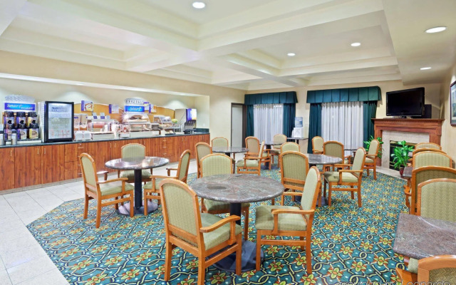 Holiday Inn Express & Suites Tacoma by IHG