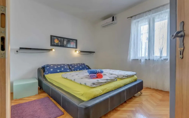 Luxurious Holiday Home in Arbanija with Hot Tub